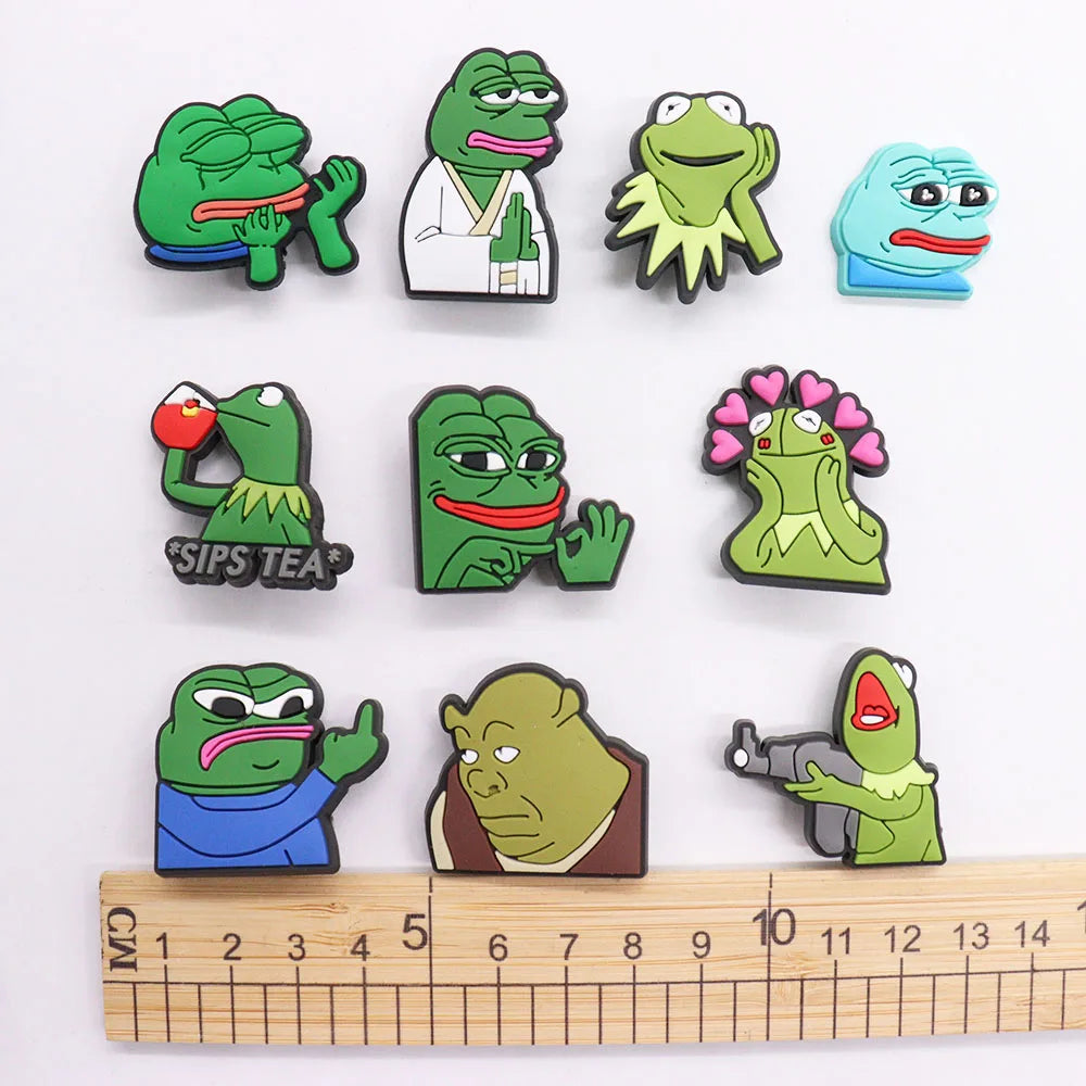 New Arrival 1Pcs PVC Funny Frogs Animals Shoe Button Charms for Children Accessories DIY Holiday Present