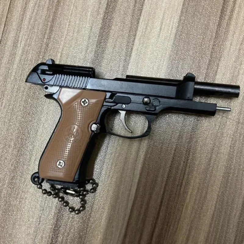 1:3 Scale Alloy M92 Pistol Mini Gun Metal Keychain M92 Pistol Keychain Fidget Toy PUBG Gun Toy Gift Pubg Decoration Toys