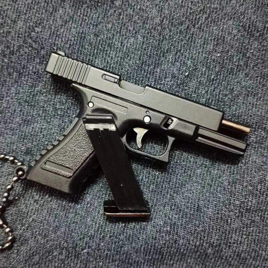 1:3 Mini Pistol Model Metal G17 Detachable DIY Semi-alloy Keychain Toy Gun Pendant Ornaments Children's Toy