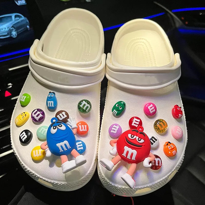 Whole Set Hot Sale DIY Hole Shoes Charms for Cute Cartoon Handmade Charms Designer Quality Garden Shoe Decoration Girl Gift