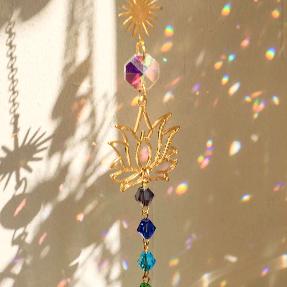 Crystal Sun Catcher Lotus Hanging Suncatcher Rainbow Maker Chakra Light Catcher Stained Glass Window Outdoor Garden Decoration