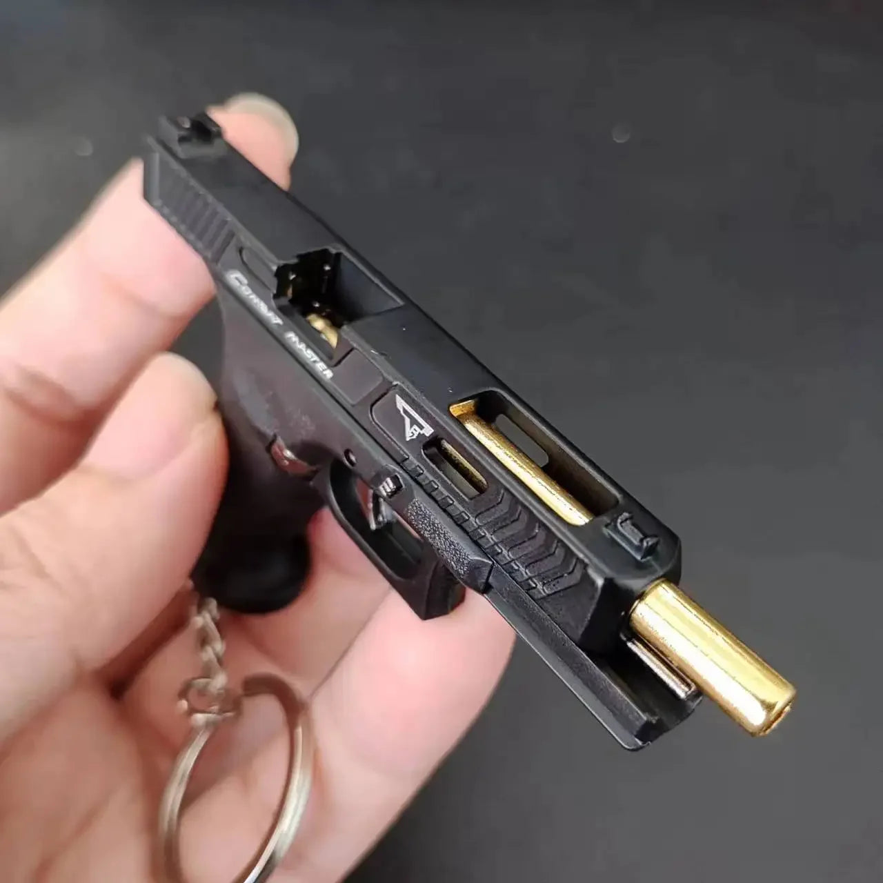 1:3 Semi Alloy G34 TTI Pistol Model Disassemble Mini Gun Toy Keychain Bag Pendant Craft for Chlidren Adults