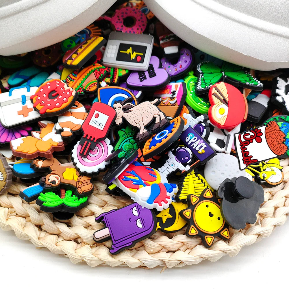 30-500PCS Wholesale Random Cartoon Shoe Charms Decrations For Buckle Kids X-mas Gifts Shoe Accessories Big sale