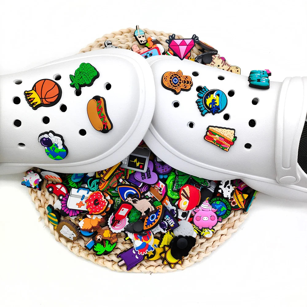 30-500PCS Wholesale Random Cartoon Shoe Charms Decrations For Buckle Kids X-mas Gifts Shoe Accessories Big sale