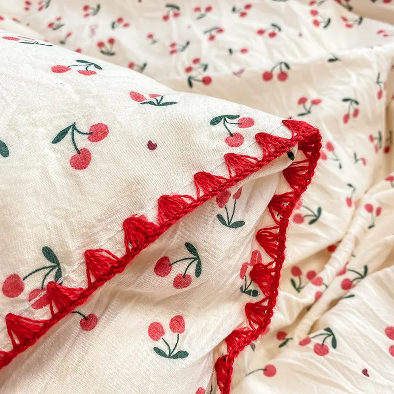 Bedding Set INS Girls Cherry Soft Washed Cotton Bed Sheet Queen King Size Duvet Set Comforter Set Pillowcase Bed Linens