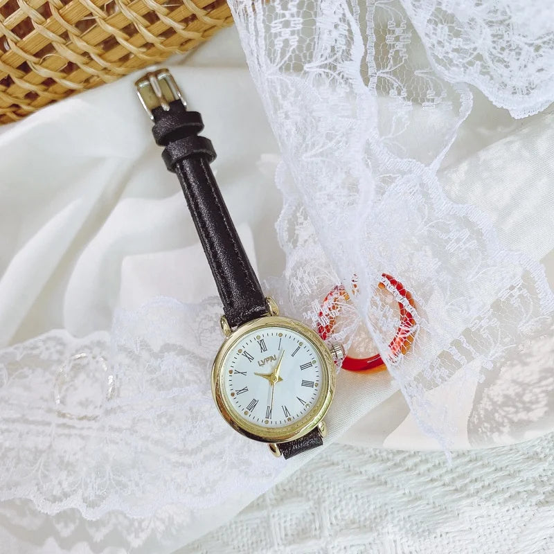 Women Temperament Roman Scale Quartz Watch New Lady Fashion Belt Wristwatch