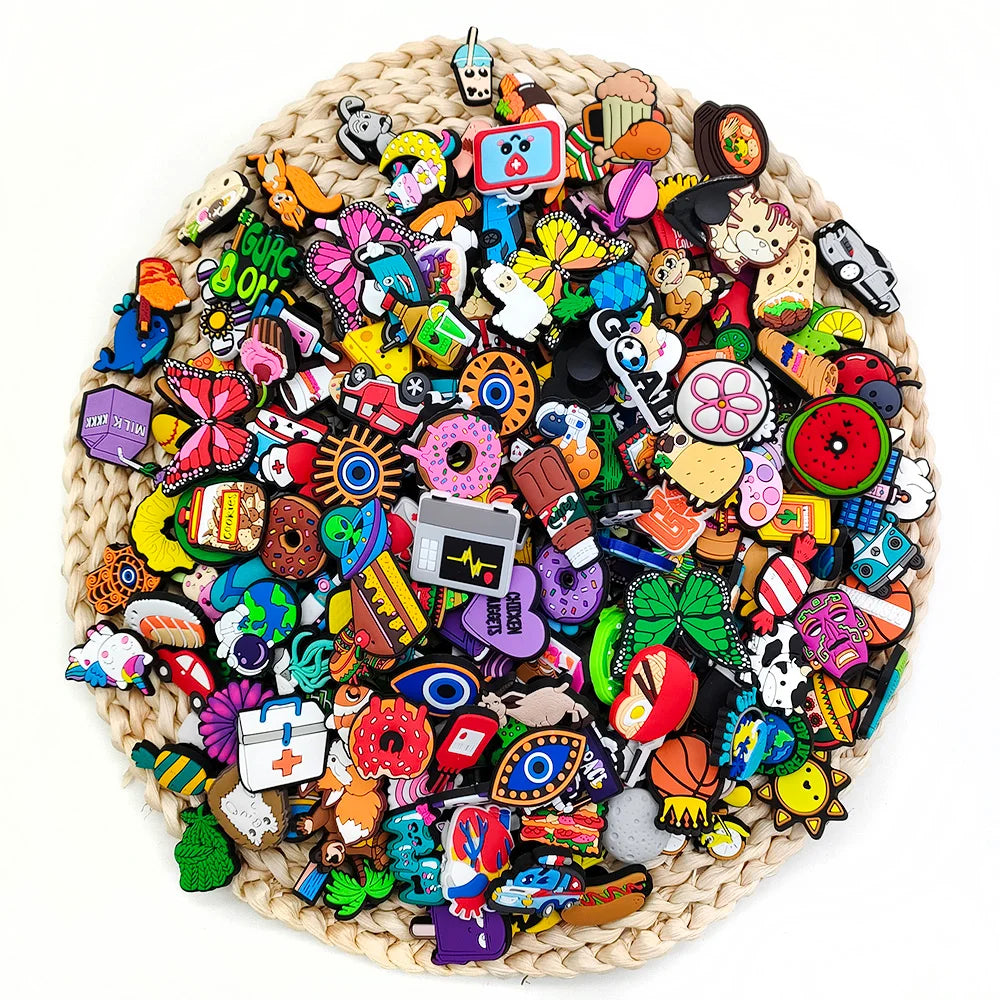 30-500PCS Wholesale Random Cartoon Shoe Charms Decrations For Buckle Kids X-mas Gifts Shoe Accessories Big sale