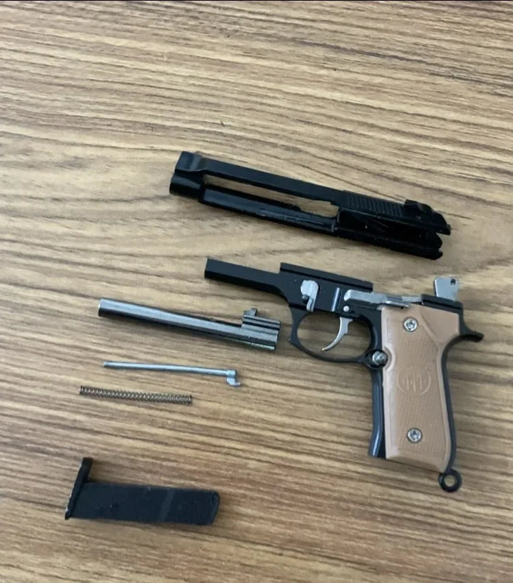 1:3 Scale Alloy M92 Pistol Mini Gun Metal Keychain M92 Pistol Keychain Fidget Toy PUBG Gun Toy Gift Pubg Decoration Toys