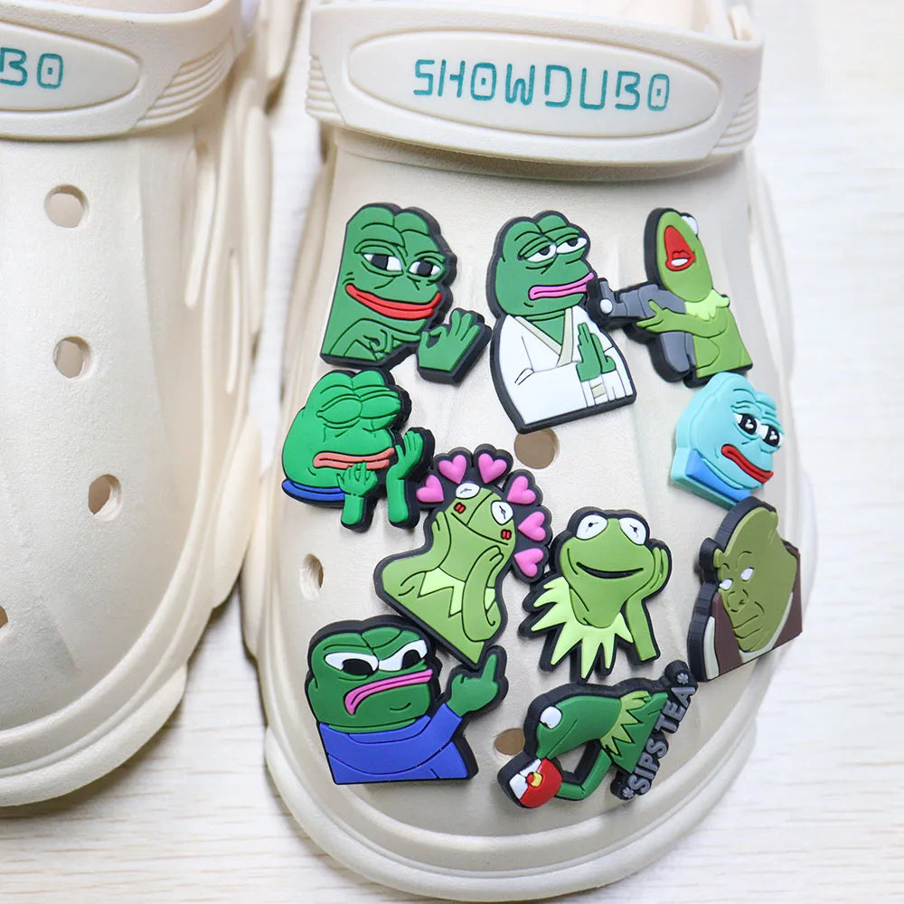 New Arrival 1Pcs PVC Funny Frogs Animals Shoe Button Charms for Children Accessories DIY Holiday Present