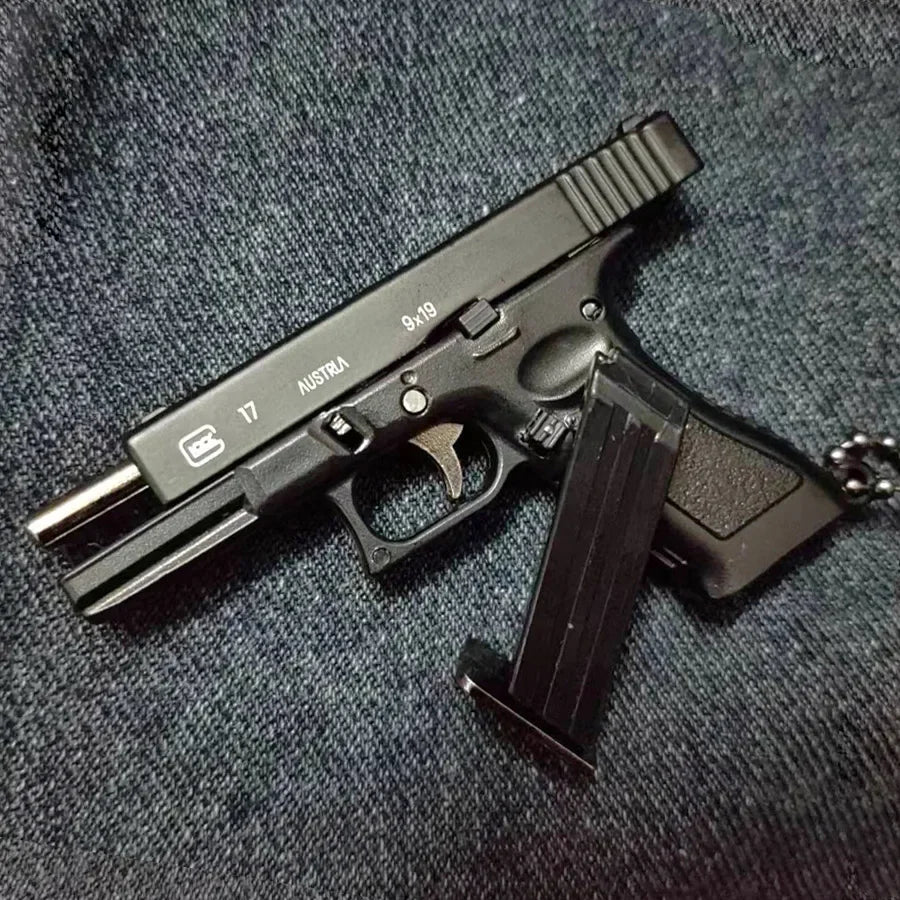 1:3 Mini Pistol Model Metal G17 Detachable DIY Semi-alloy Keychain Toy Gun Pendant Ornaments Children's Toy