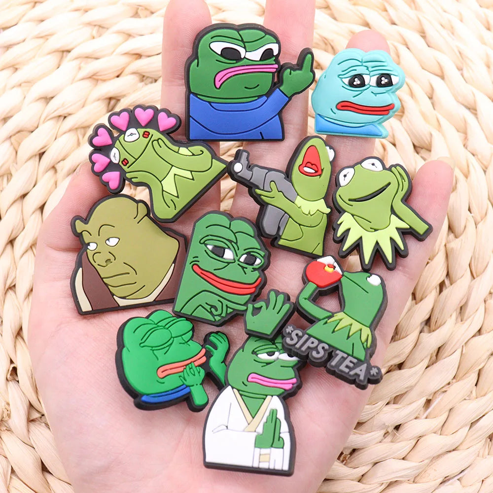 New Arrival 1Pcs PVC Funny Frogs Animals Shoe Button Charms for Children Accessories DIY Holiday Present