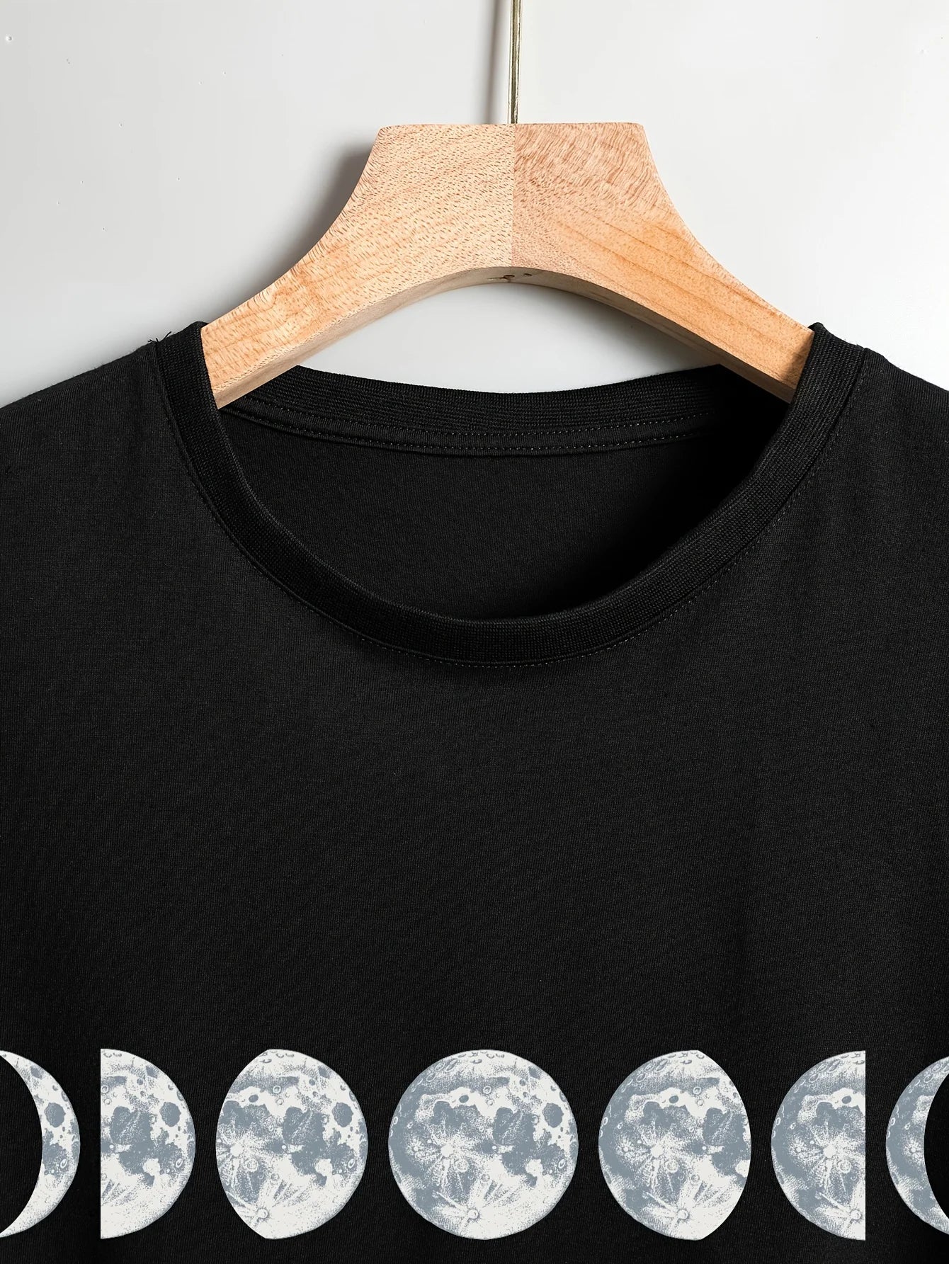 Moon Print Crew Neck T-shirt, Casual Short Sleeve Crop Top For Spring & Summer, Women's Clothing