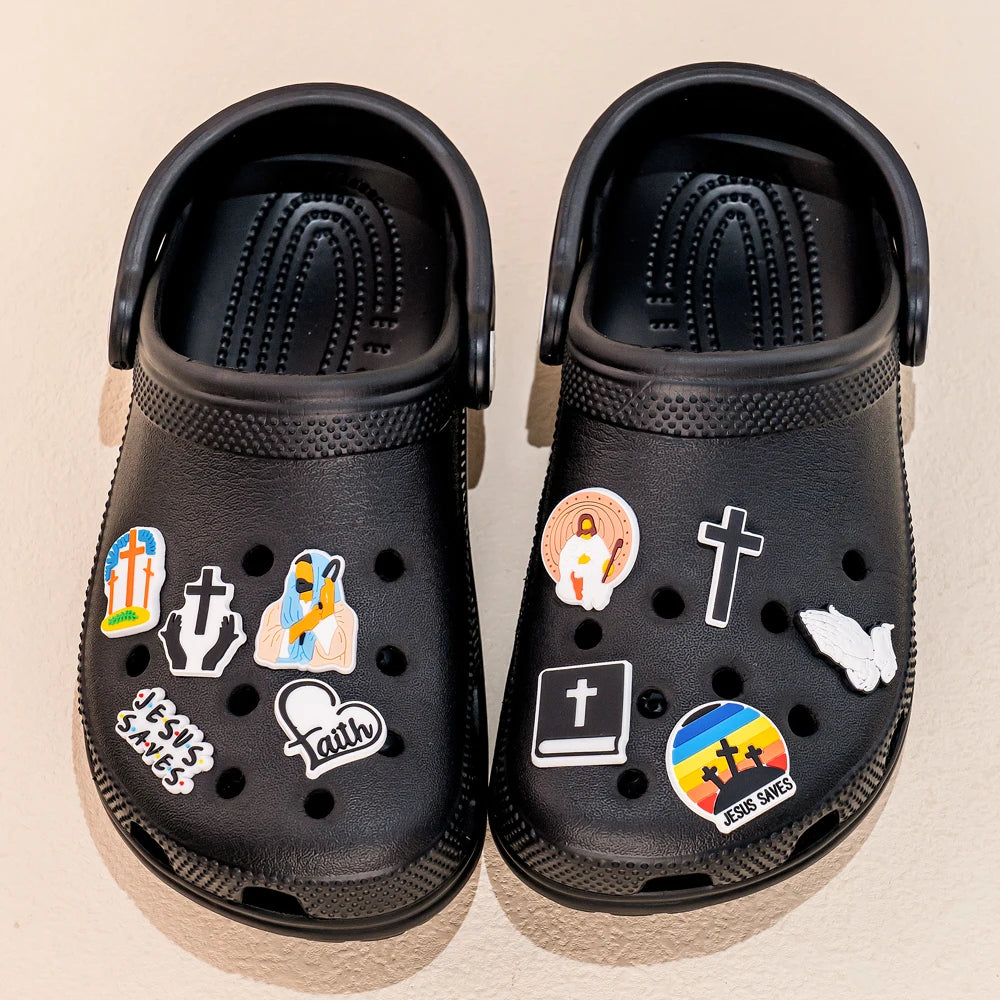 1pcs PVC Religious Jesus Clog Shoe Charms Holy Bible Shoe Decorations Pins for Woman Men Party Favor Gifts DIY Clips Accessories