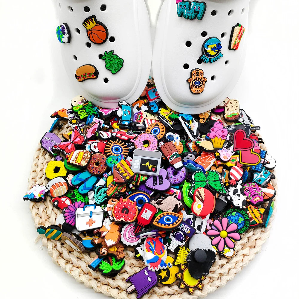 30-500PCS Wholesale Random Cartoon Shoe Charms Decrations For Buckle Kids X-mas Gifts Shoe Accessories Big sale