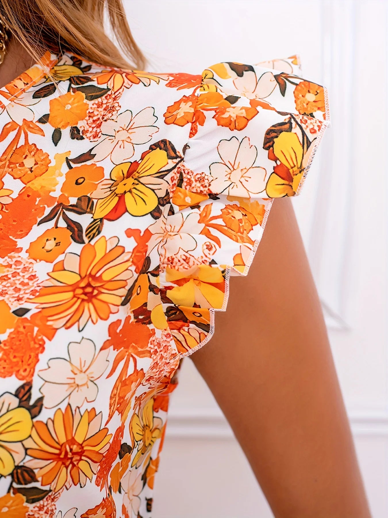 Romantic floral new shirt with cute floral print V-neck women's shirt