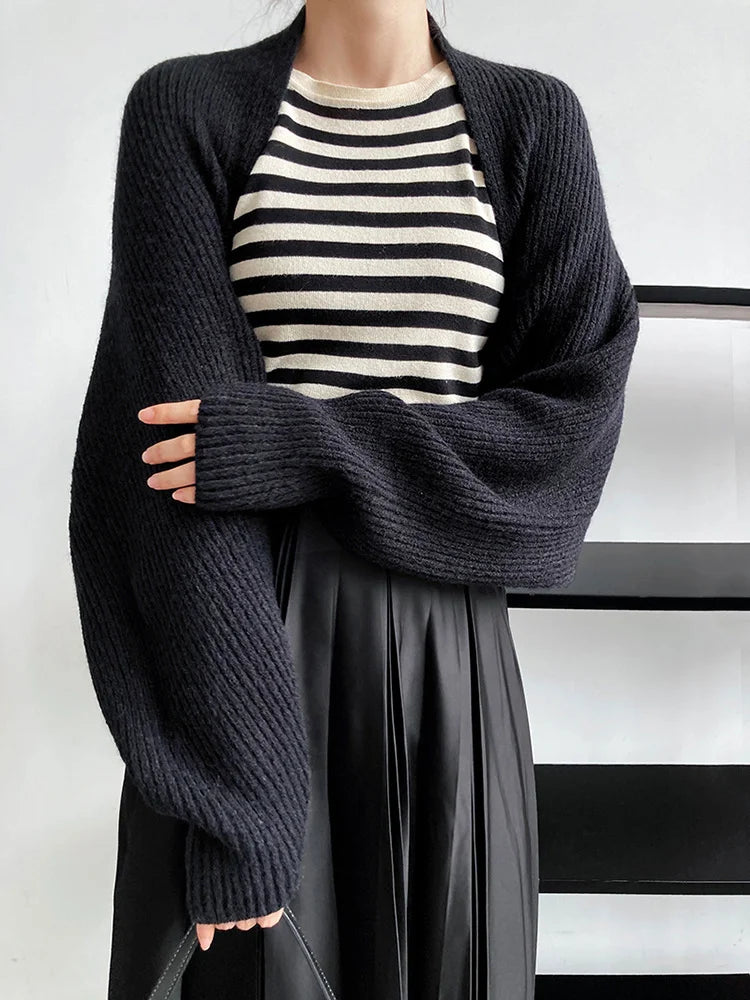 [EAM] Elegant Gray Knitting Cardigan Sweater Loose Fit V-Neck Long Sleeve Women New Fashion Tide Autumn Winter 2025 1DF2337