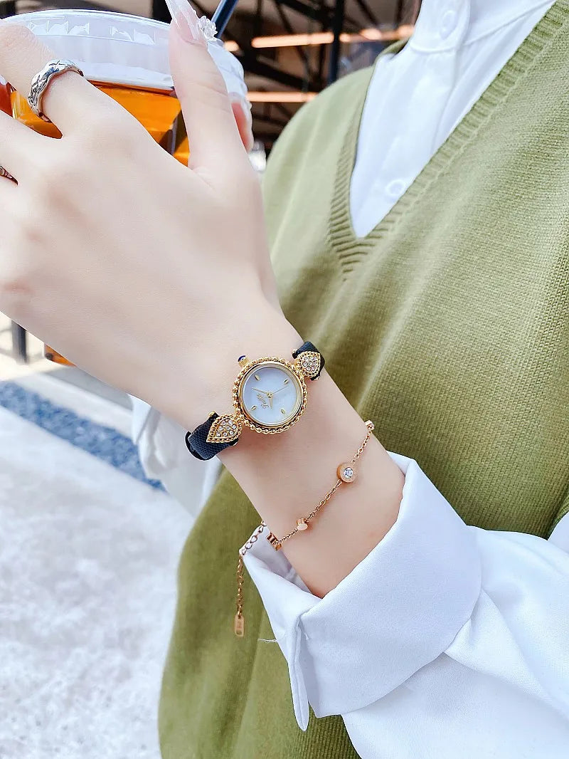 UTHAI Women Watch Light Luxury Brand Shell Faced Diamond Watches Waterproof Leather Strap Ladies Fashion Quartz Wristwatch gift