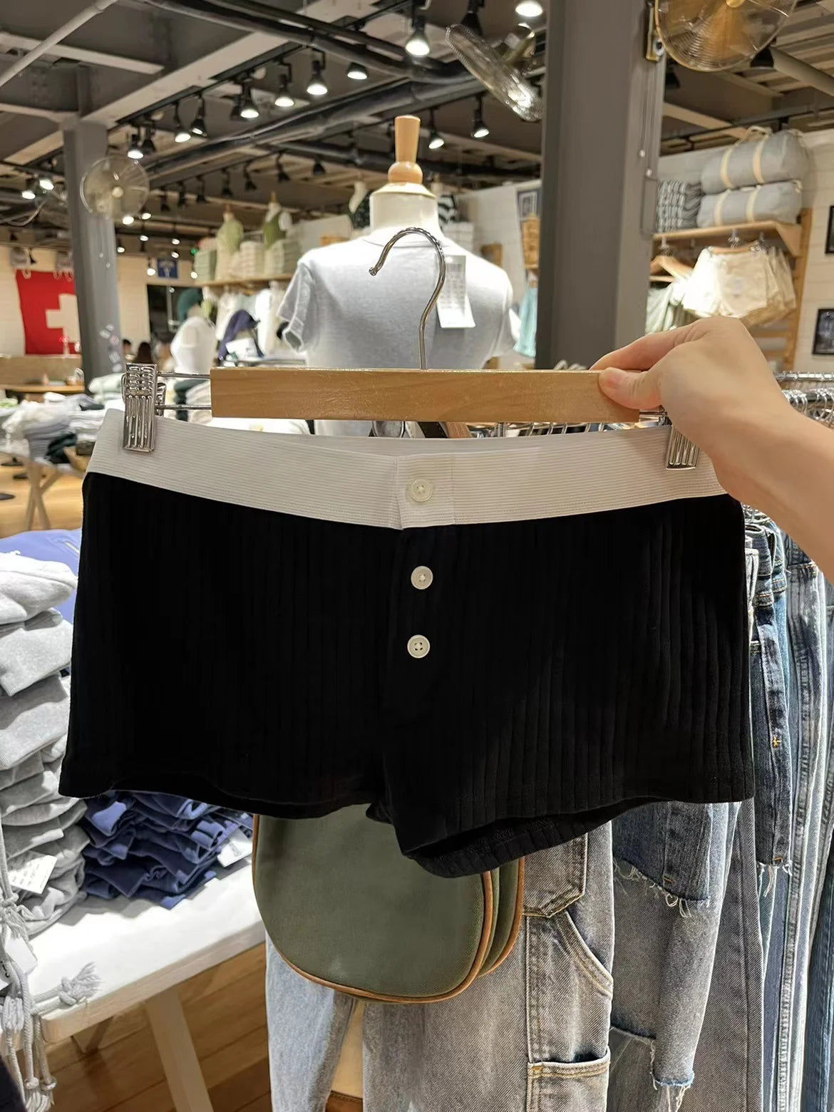 Casual Women Soft Cotton Front Buttons Shorts 2023 Summer Vintage Low Waist Female Chic Bottoms