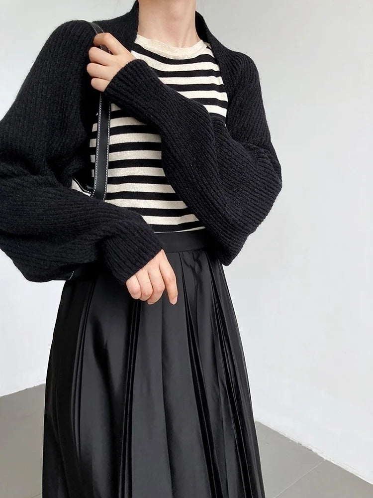 [EAM] Elegant Gray Knitting Cardigan Sweater Loose Fit V-Neck Long Sleeve Women New Fashion Tide Autumn Winter 2025 1DF2337