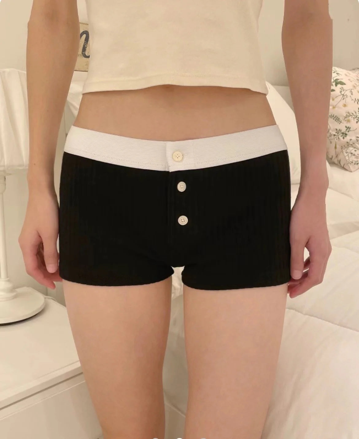 Casual Women Soft Cotton Front Buttons Shorts 2023 Summer Vintage Low Waist Female Chic Bottoms