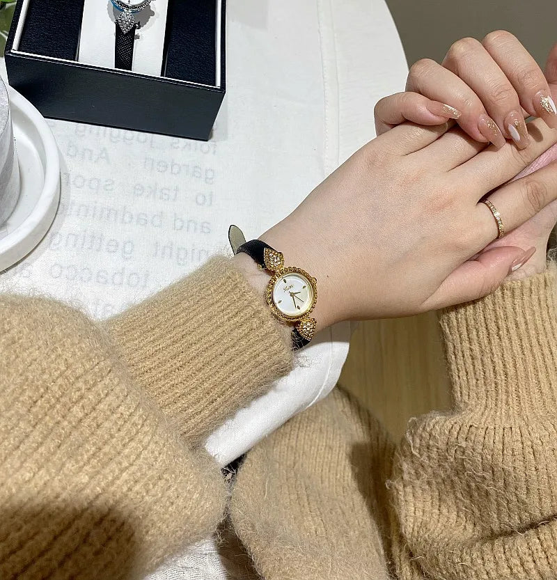 UTHAI Women Watch Light Luxury Brand Shell Faced Diamond Watches Waterproof Leather Strap Ladies Fashion Quartz Wristwatch gift